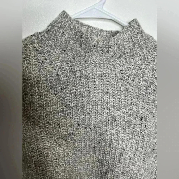 Ann Taylor Wool Blend Chunky Knit Sweater Bell Sleeves Size Large - Picture 3 of 8